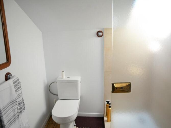 Dun-le-Palestel 48 Urban Suites חדר תמונה