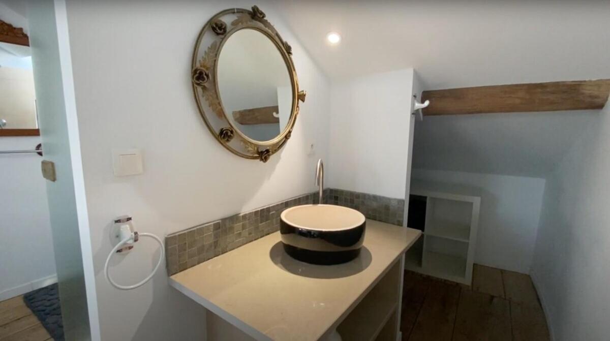 Dun-le-Palestel 48 Urban Suites חדר תמונה
