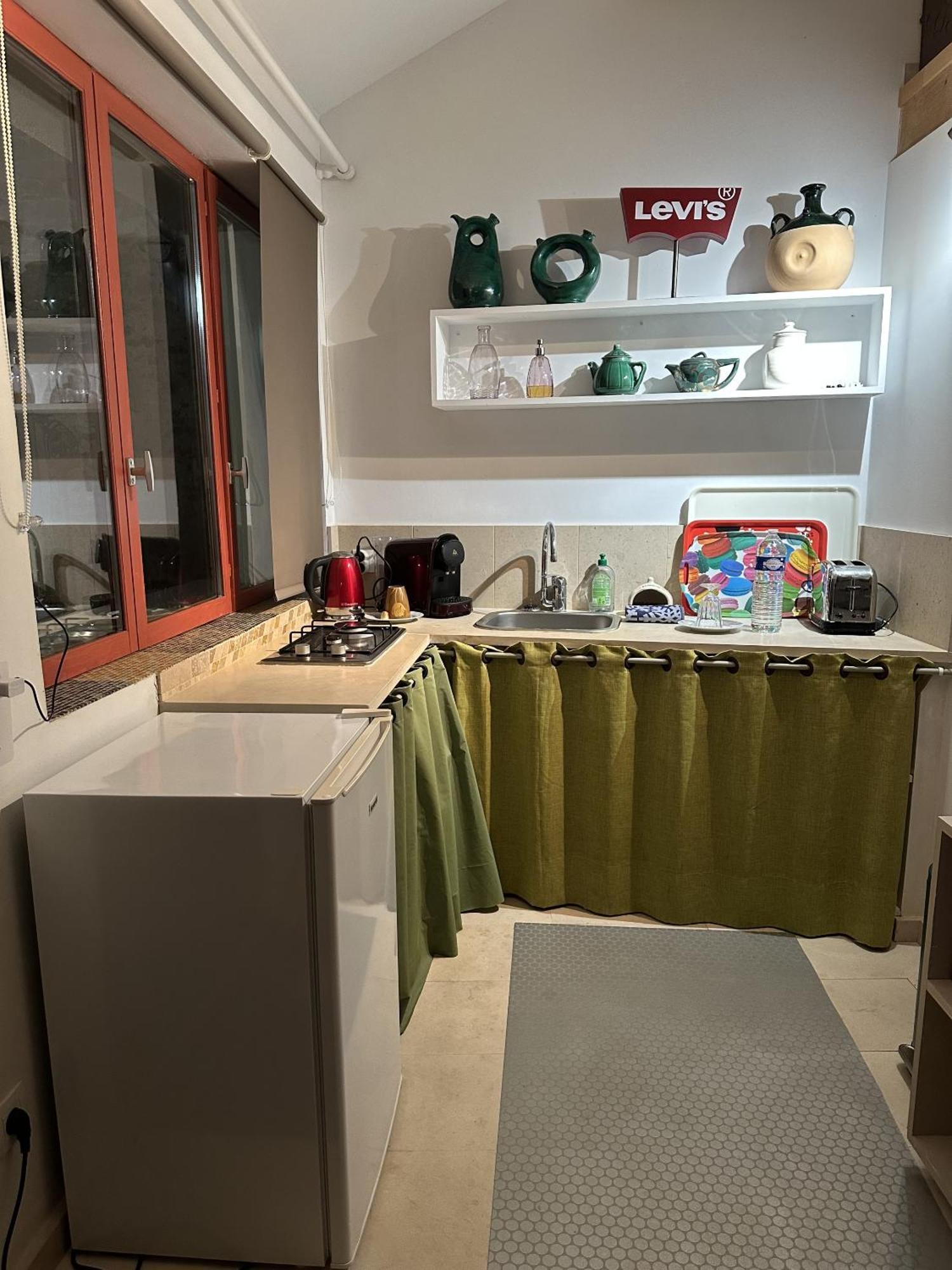 Dun-le-Palestel 48 Urban Suites חדר תמונה